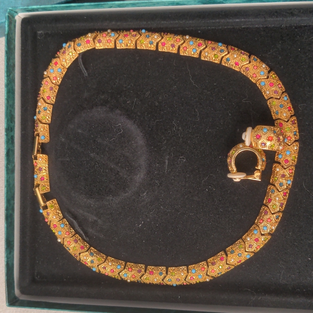 Vintage Susan Summers necklace and clip earrings in original box